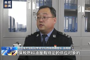 ?再现经典尬笑！你伤怎么样了？小卡疑惑：啥伤？